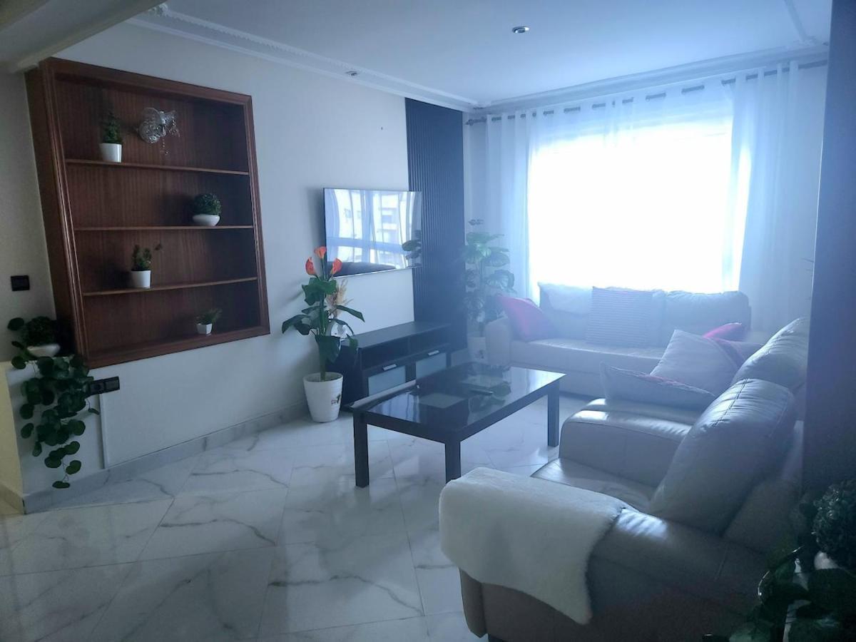 Spacious - Facing Corniche Apartment Tanger