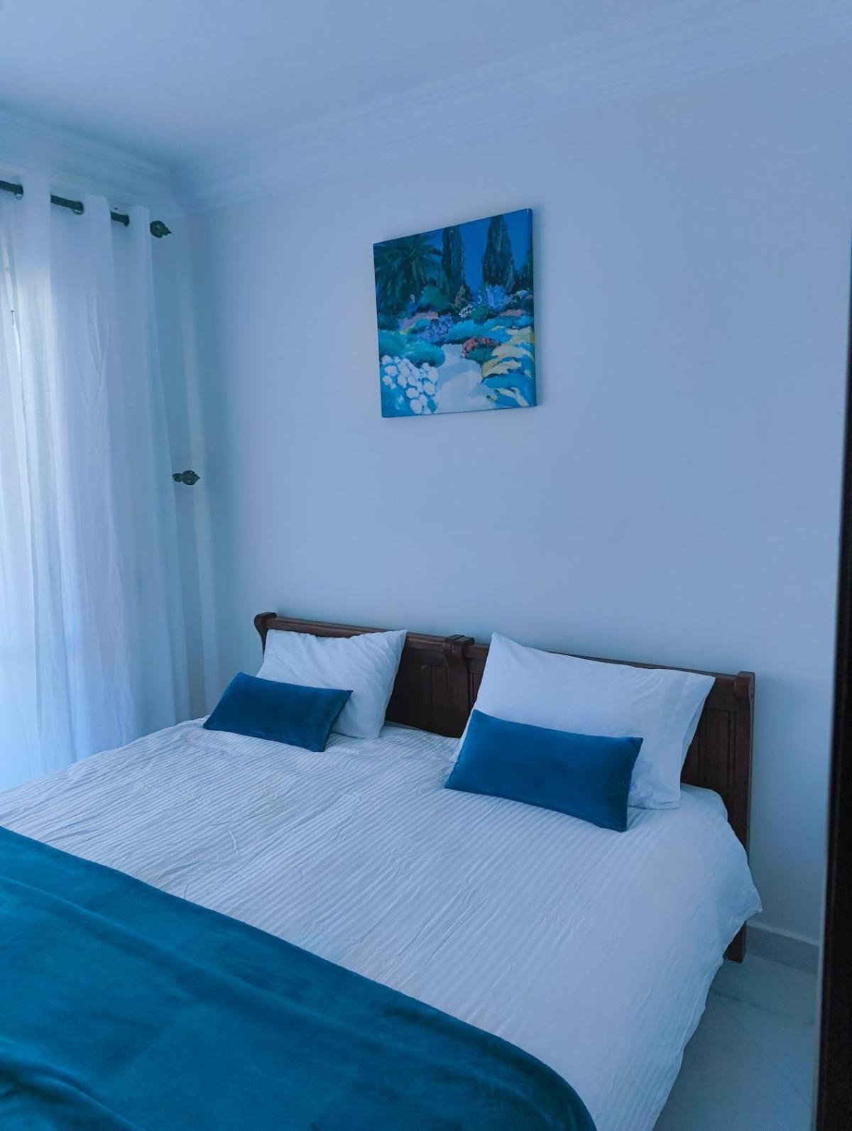 Apartment Spacious - Facing Corniche
